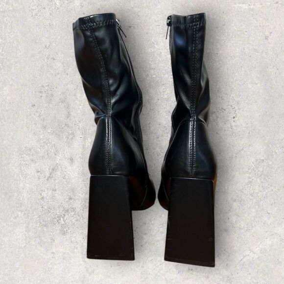 Forever 21 Women's Size 11 Black Stretch Faux Leather Ankle Boots Side Zip - Picture 5 of 8